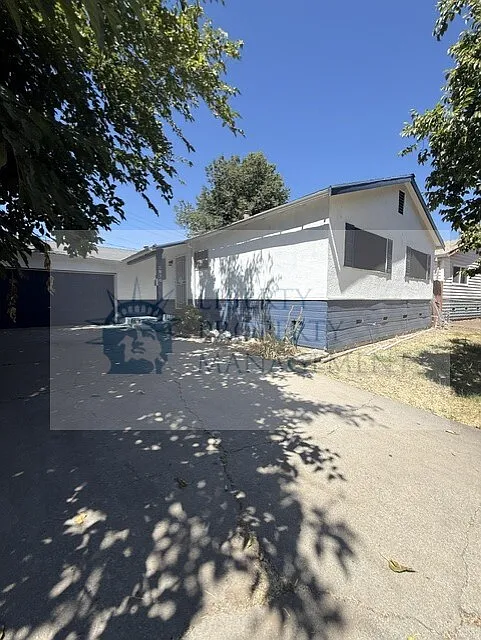 3 bed, 1032 sqft, $1,995 — Photo 4