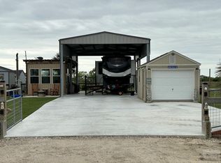 1117 N Monkhouse Dr, Pt Bolivar, TX 77650