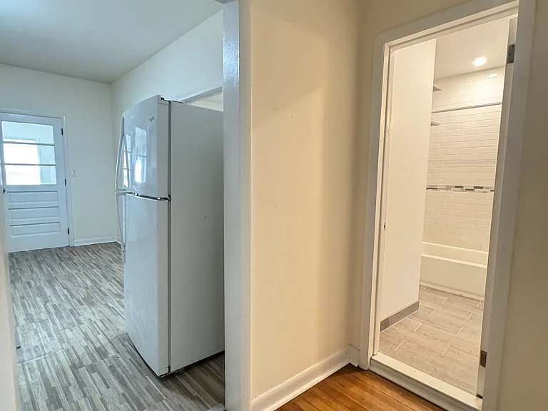 372 Manor Rd #2 — Photo 9