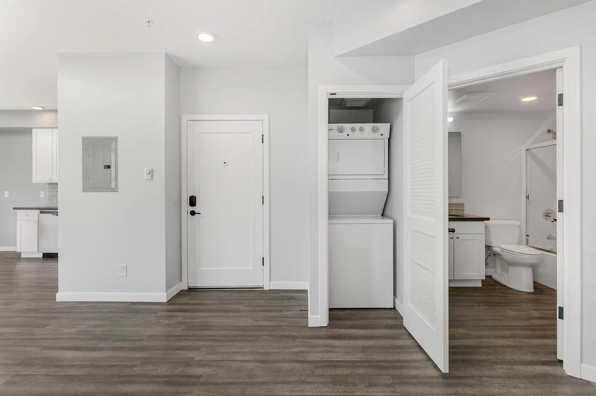 1 bed, 594 sqft, $1,675 — Photo 3