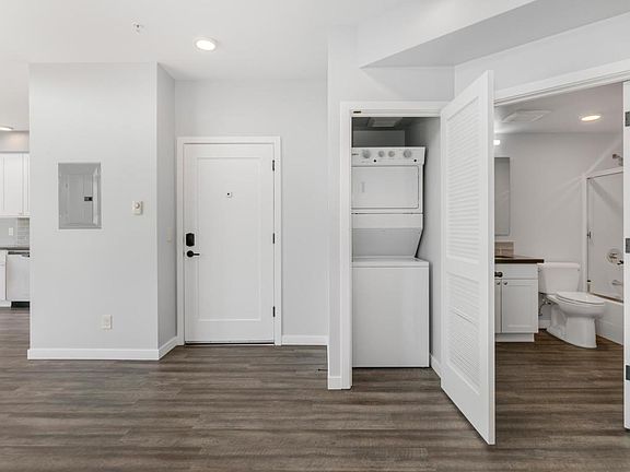 3rd image of 18806 Firlands Way N