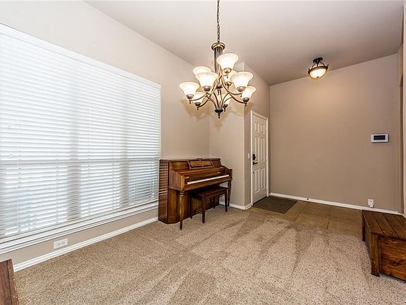 4th image of 1140 Ainsworth Dr