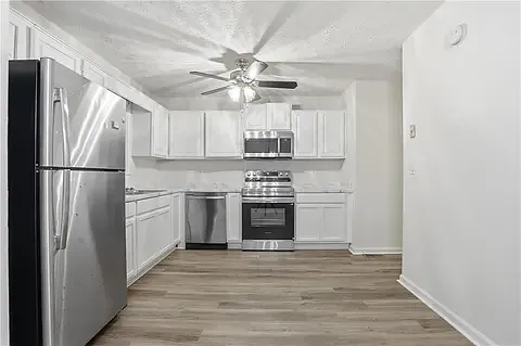 100 Stone Creek Dr — Photo 3