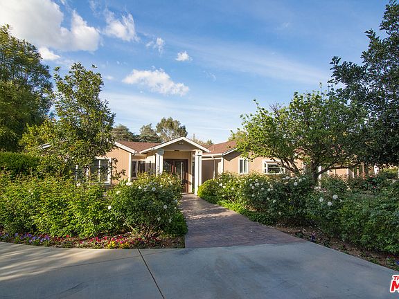 2nd image of 23054 Erwin St