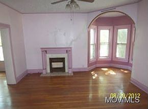 4th image of 1336 Market St