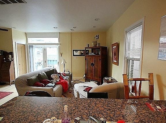 2nd image of 2124 N Winchester Avenue # 2r Fl 2nd