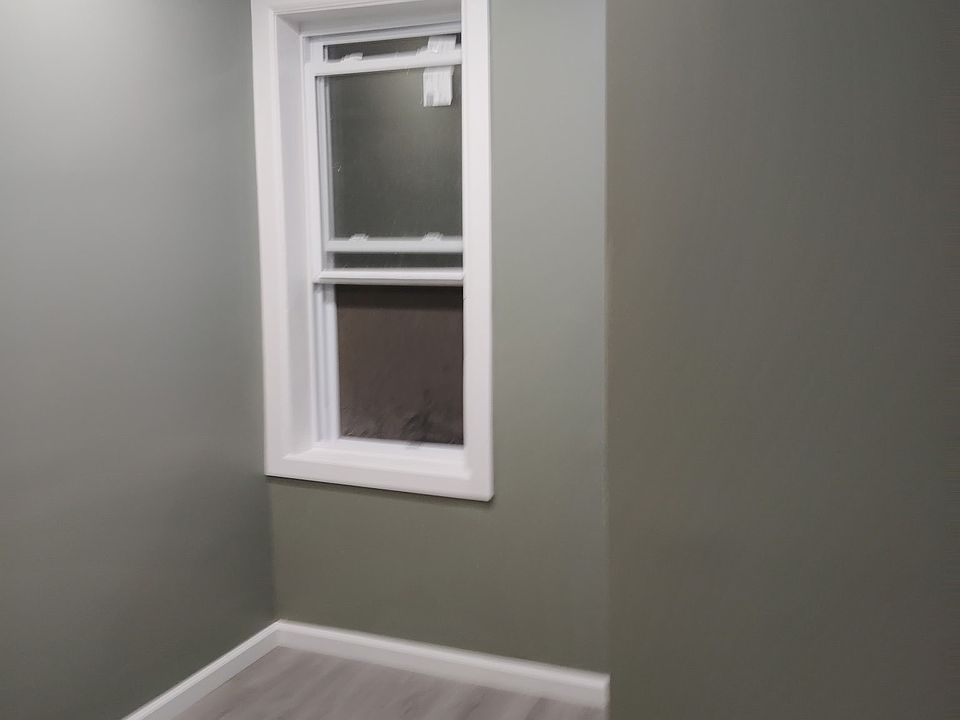 2nd image of 1554 N Wanamaker St