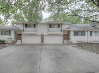 10341 Ash St, Overland Park, KS 66207