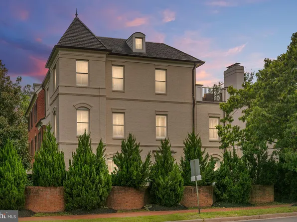 649 1st St, Alexandria, VA 22314