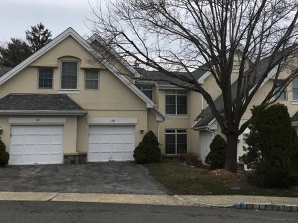 39 Doral Greens Dr W, Rye Brook, NY 10573