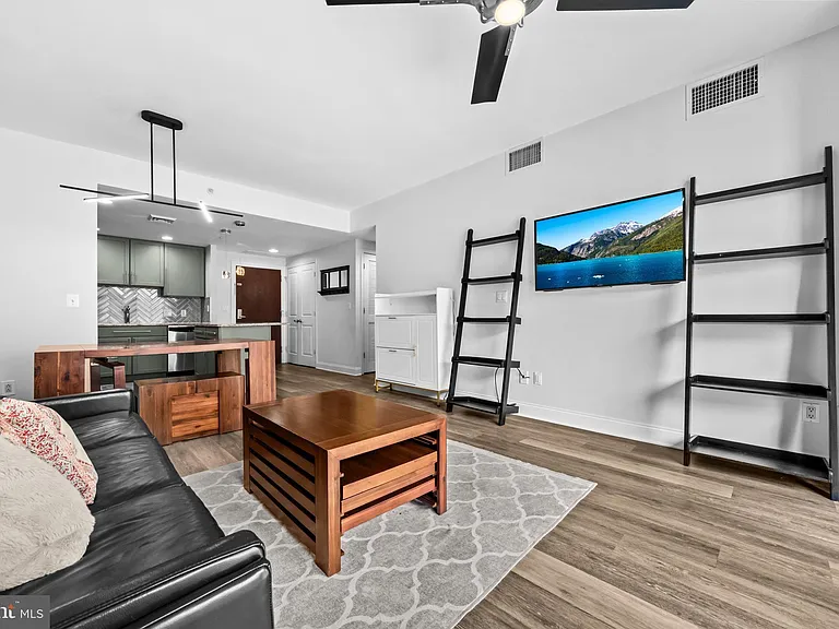1020 N Highland St #907 — Photo 15