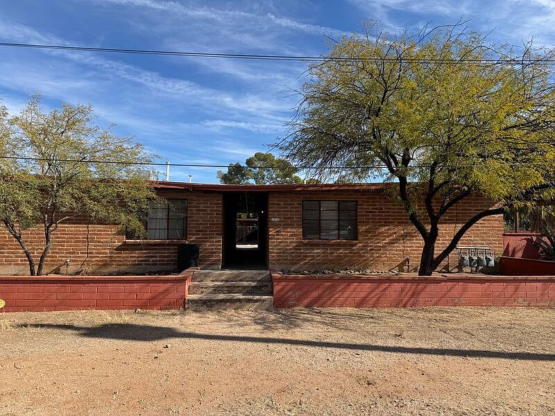 1st image of 1318 N Howard Blvd