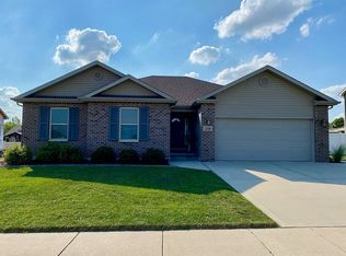 210 S Primrose Dr, Coal City, IL 60416