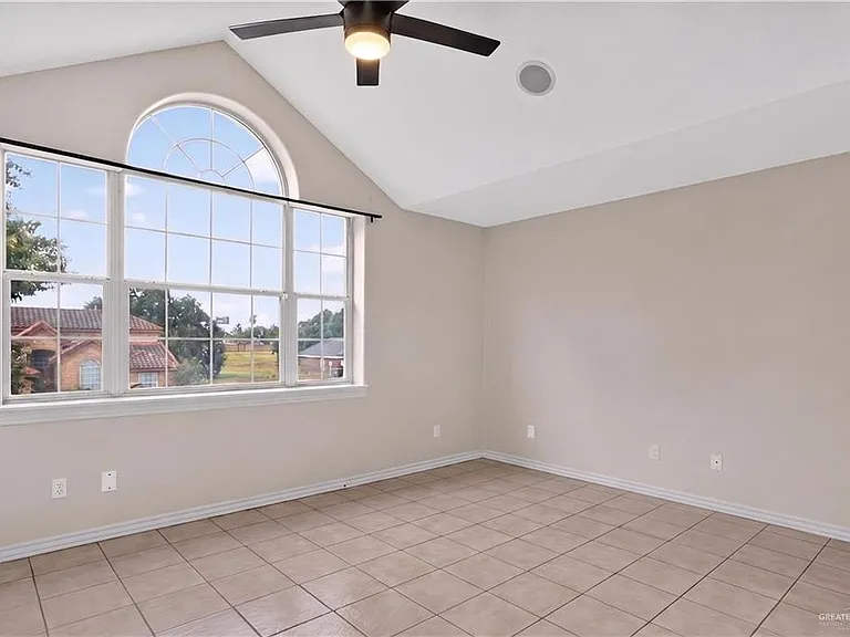 2308 Colorado St — Photo 33