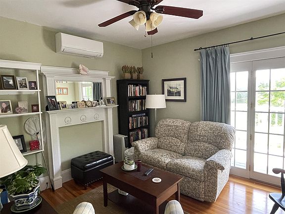 4th image of 204 Larch Rd #1