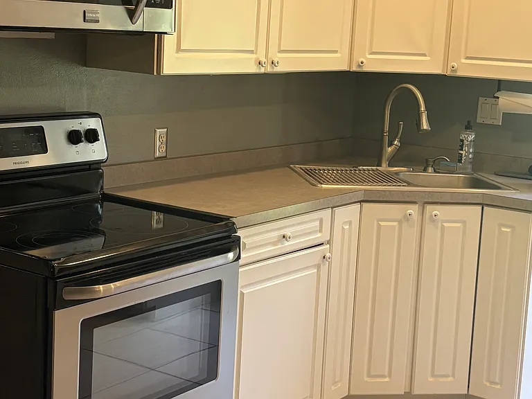 108 E Garland Ct — Photo 6