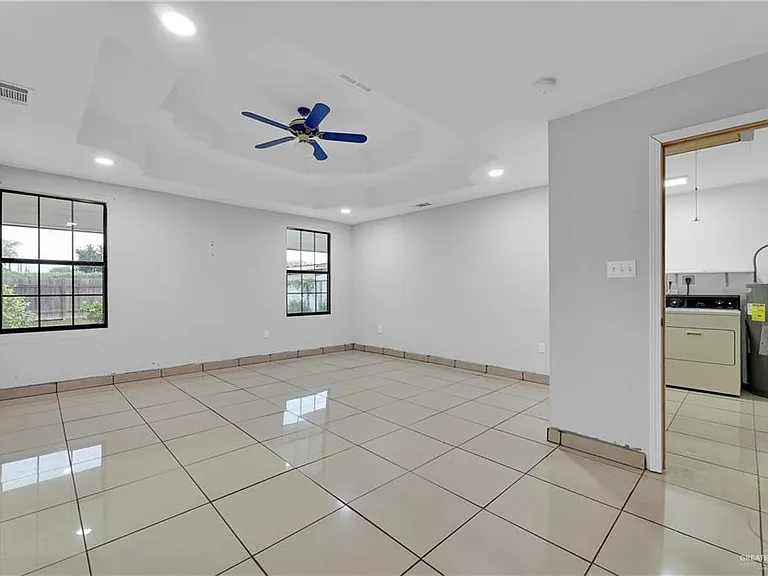1006 San Francisco St — Photo 11
