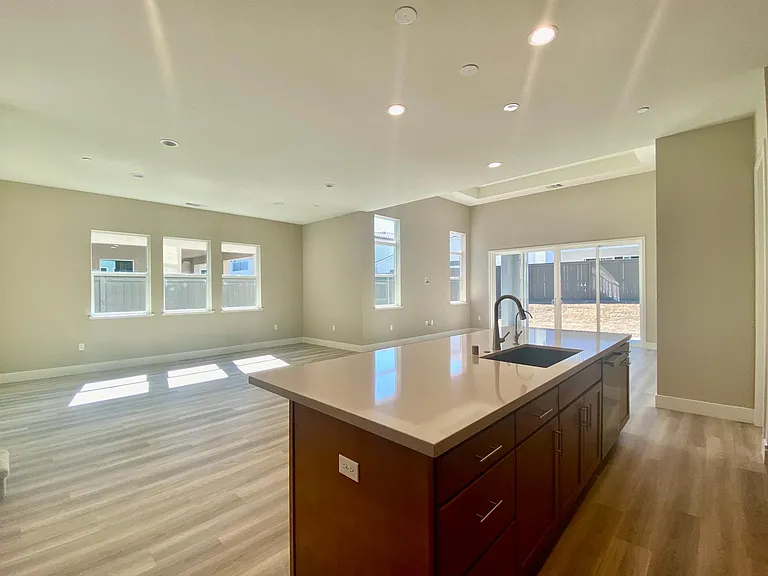3010 S Rio Grande Dr — Photo 6
