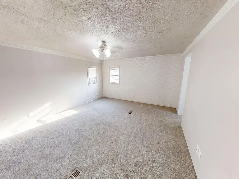 114 Linden Dr — Photo 14