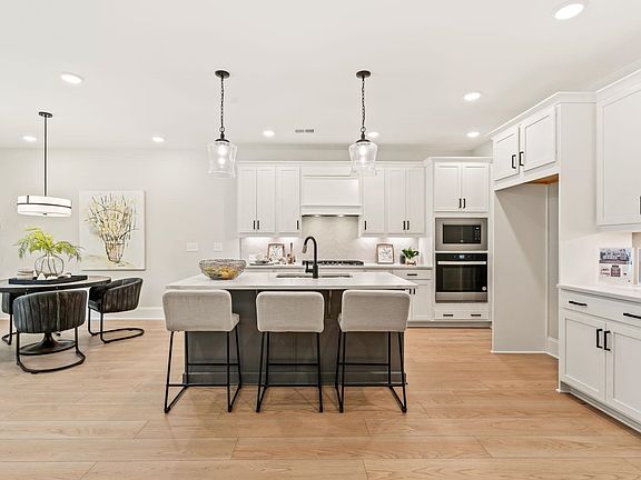 5th image of Oak Run Cir Unit 211