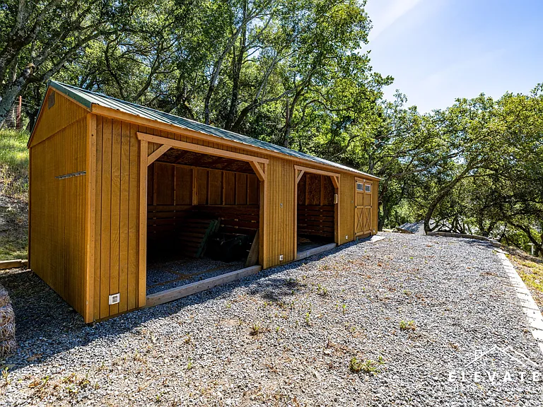 9400 Chalk Hill Rd — Photo 51