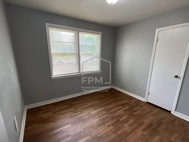 1700 Dabbs Ave — Photo 9