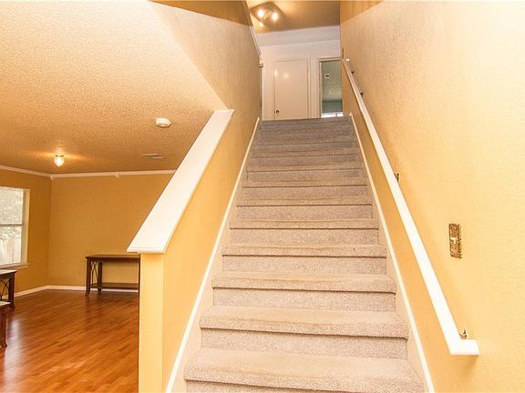3rd image of 1413 Garden Path Dr