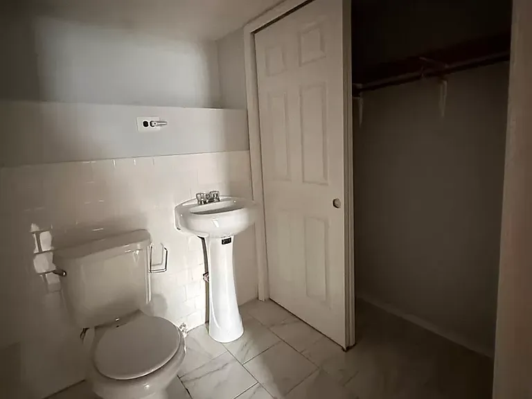 40 Albion Ave #1 — Photo 9