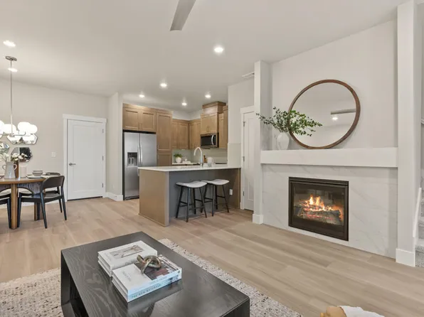 20893 SE Denver Dr, Bend, OR 97702