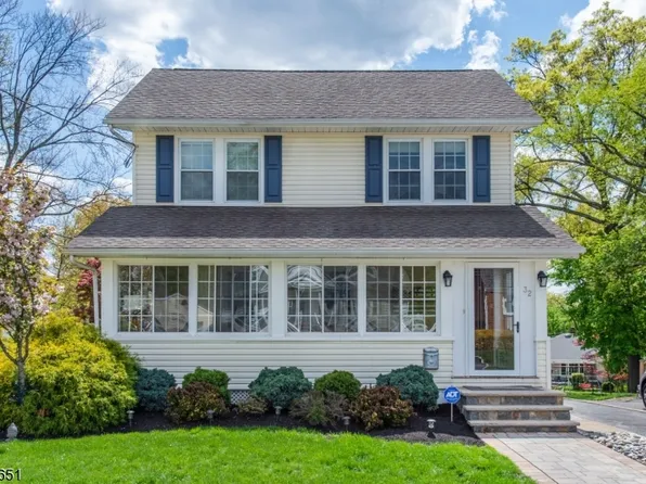 32 Washington Ave, West Caldwell Twp., NJ 07006