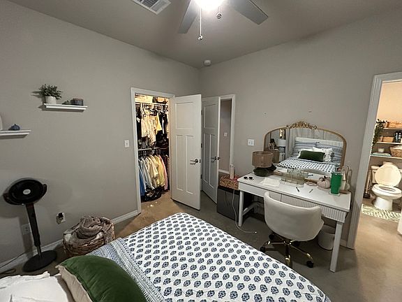 4th image of 3102 Green St