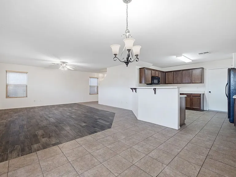 6790 S Parliament Dr — Photo 6