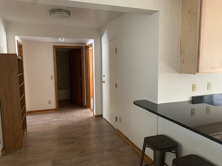 415 N Henry St — Photo 5