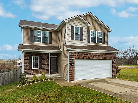 3rd image of 708 Amanda Ct