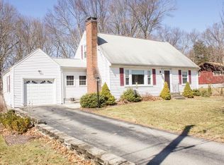 3 Center St, Medway, MA 02053