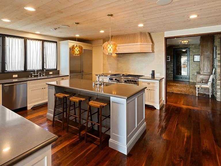 964 Palisades Beach Rd — Photo 13