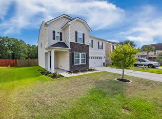 677 Redbud Ln, Summerville, SC 29486