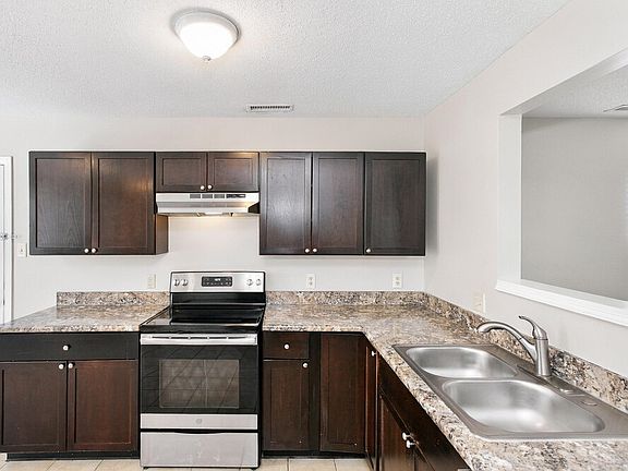 5th image of 958 Streamside Dr