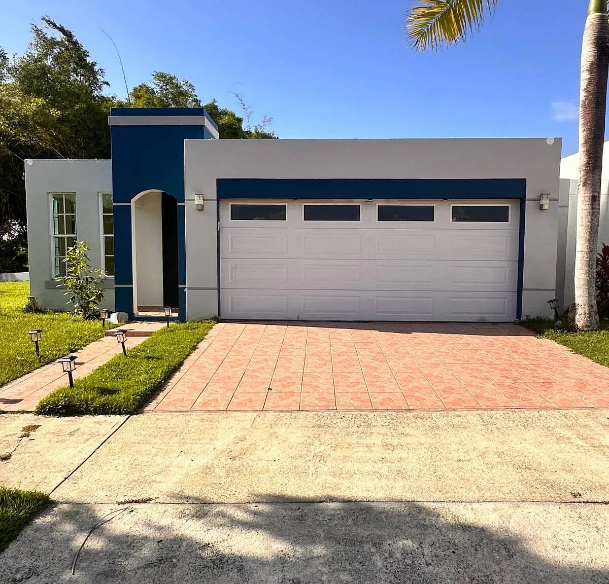 3 bed, 2.5 bath, $1,900 — Photo 1