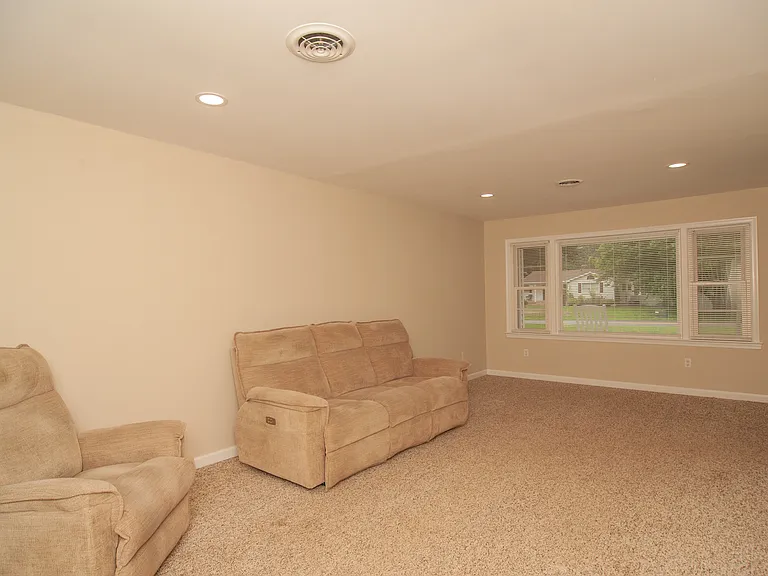 699 S Old Mill Rd — Photo 15