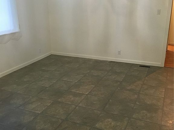 5th image of 11921 124th Street Ct E