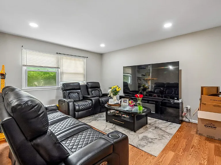 13911 Mapledale Ave — Photo 7