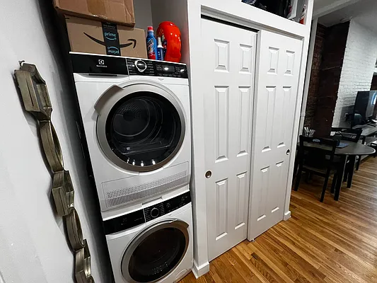 Rented by Salon Realty Corp | media 12