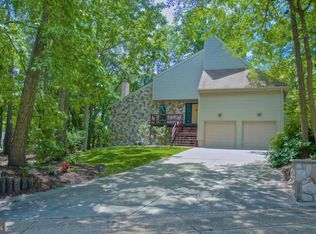 2 Foxcroft Ct, Voorhees, NJ 08043