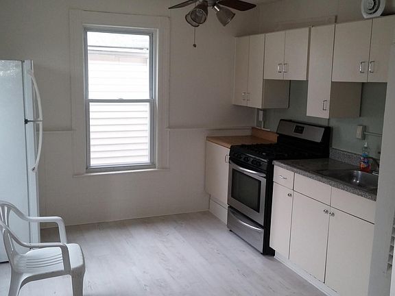 3rd image of 84 Cedar St #2