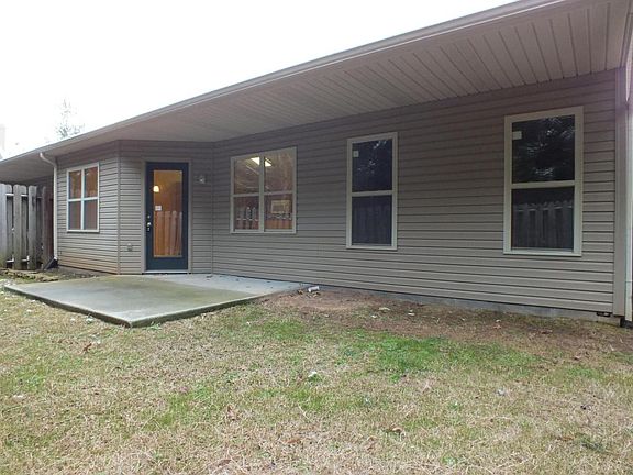 2nd image of 902 King Charles Way
