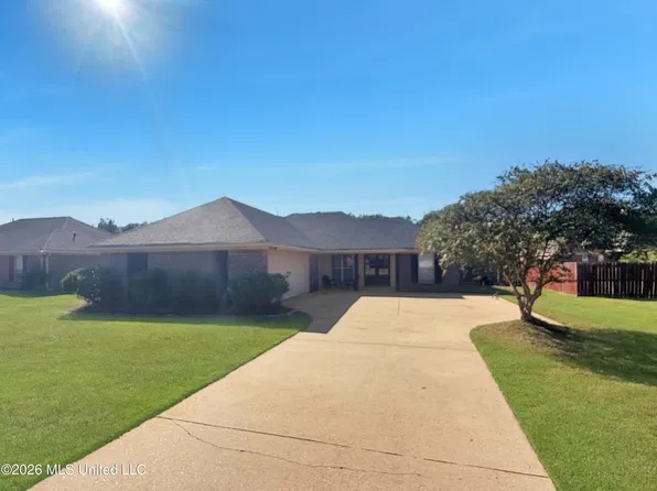 221 Oak Park Xing, Pearl, MS 39208
