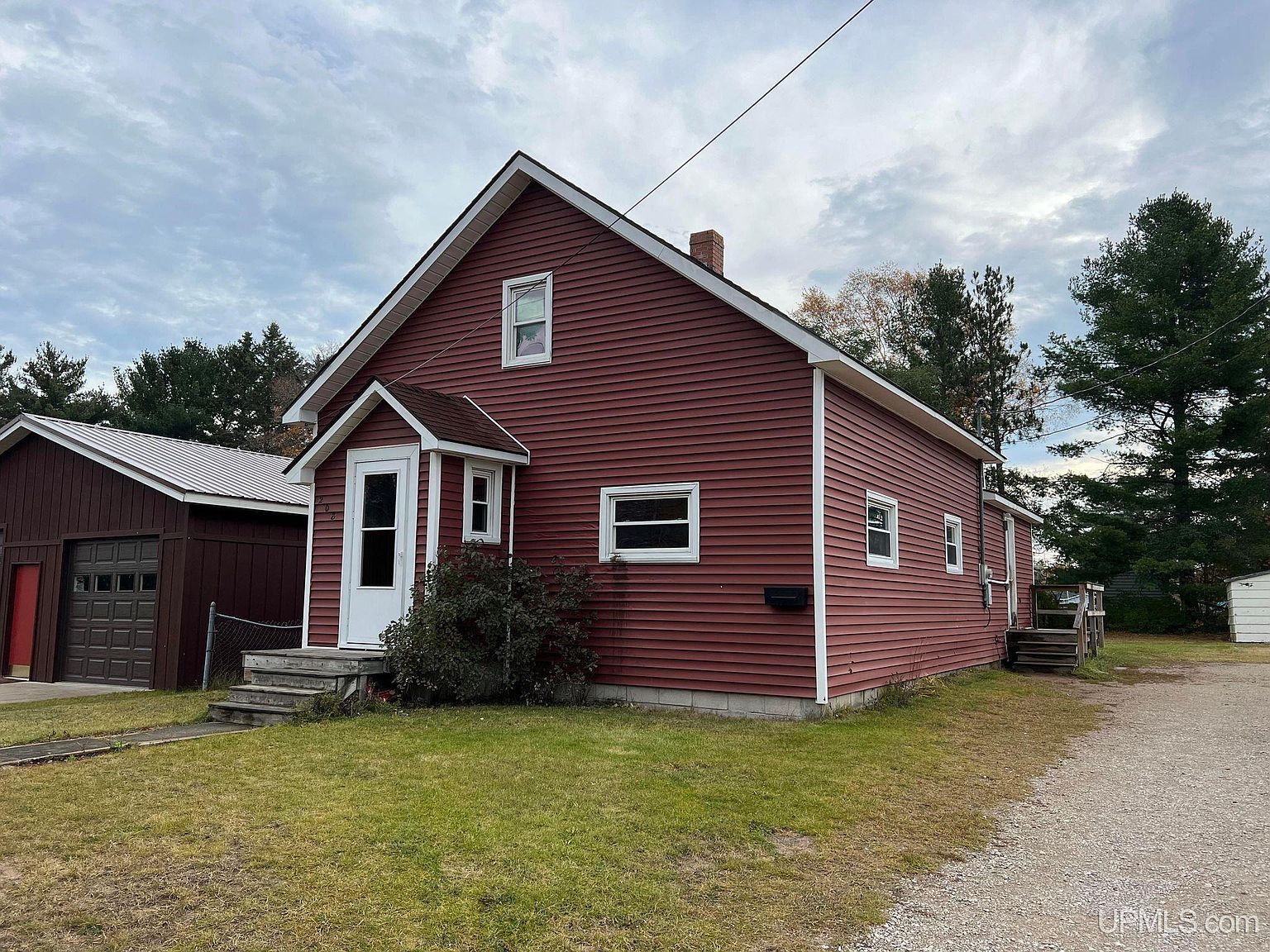 208 N 5th St, Manistique, MI 49854 Zillow