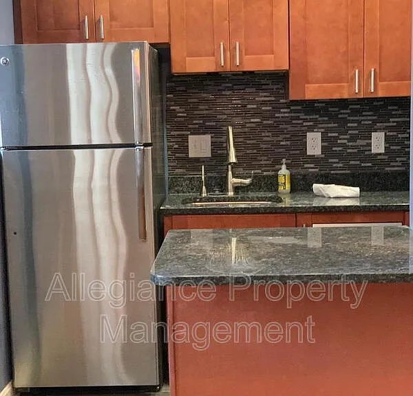 1808 Queens Ln #212 — Photo 7
