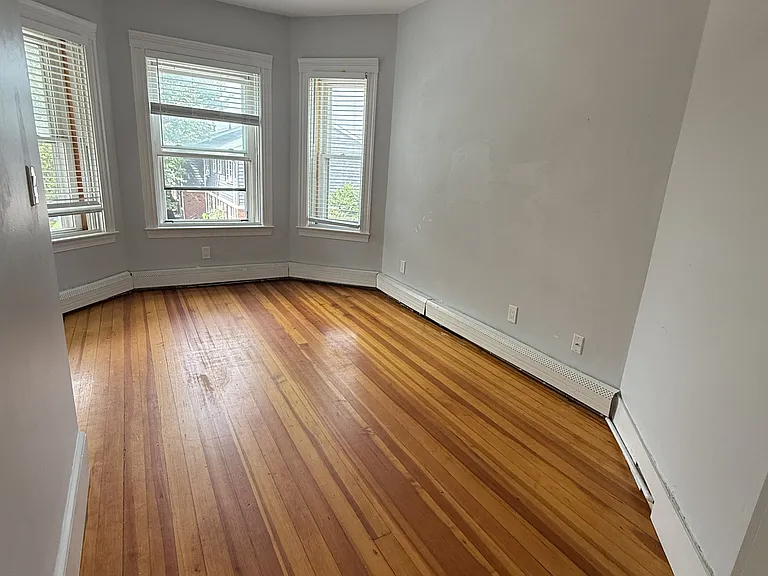 903 Saratoga St #2 — Photo 3